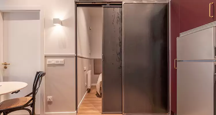 We Fix Closet Sliding Door in Fruit Cove, FL 
